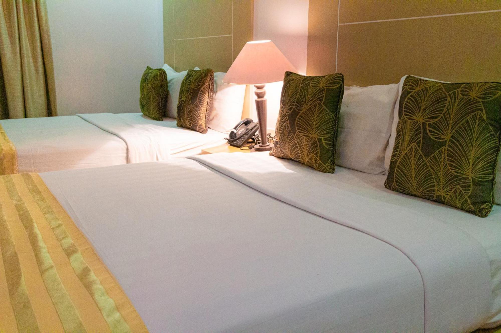 Azzurro Hotel Angeles Eksteriør bilde